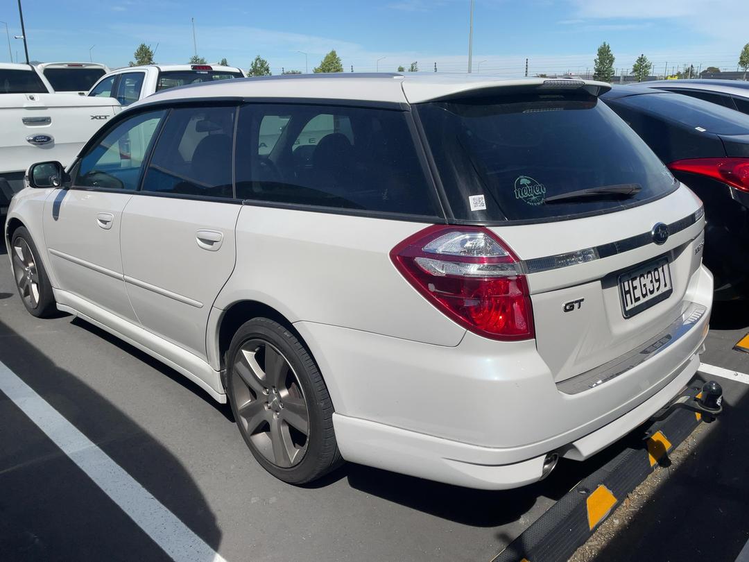 Photo '4' of Subaru Legacy Photo '4' of Subaru Legacy