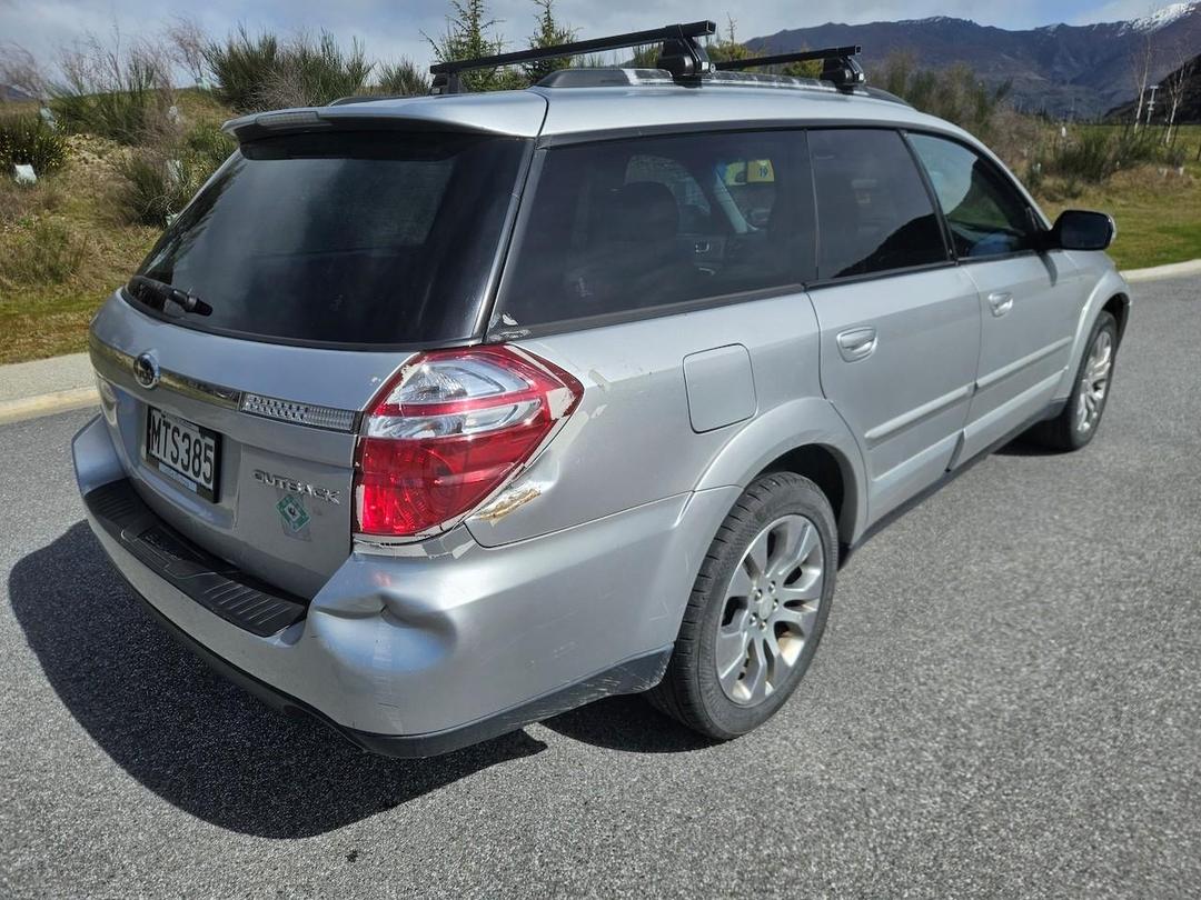 Photo '6' of Subaru Legacy