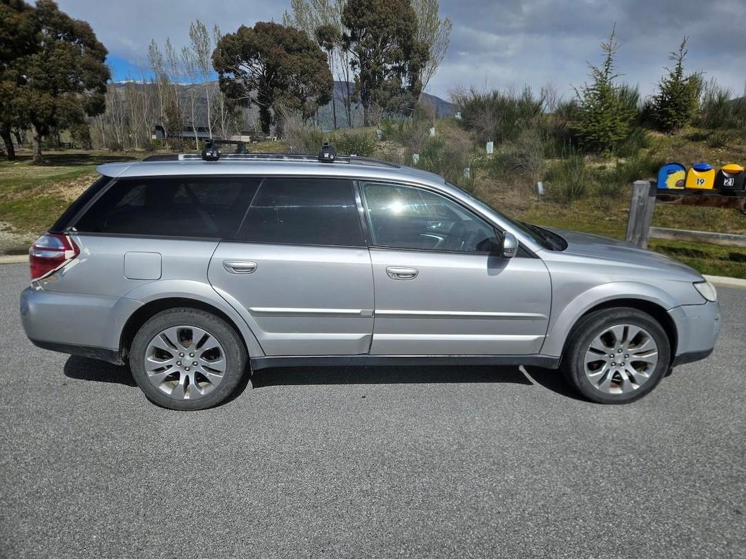 Photo '7' of Subaru Legacy
