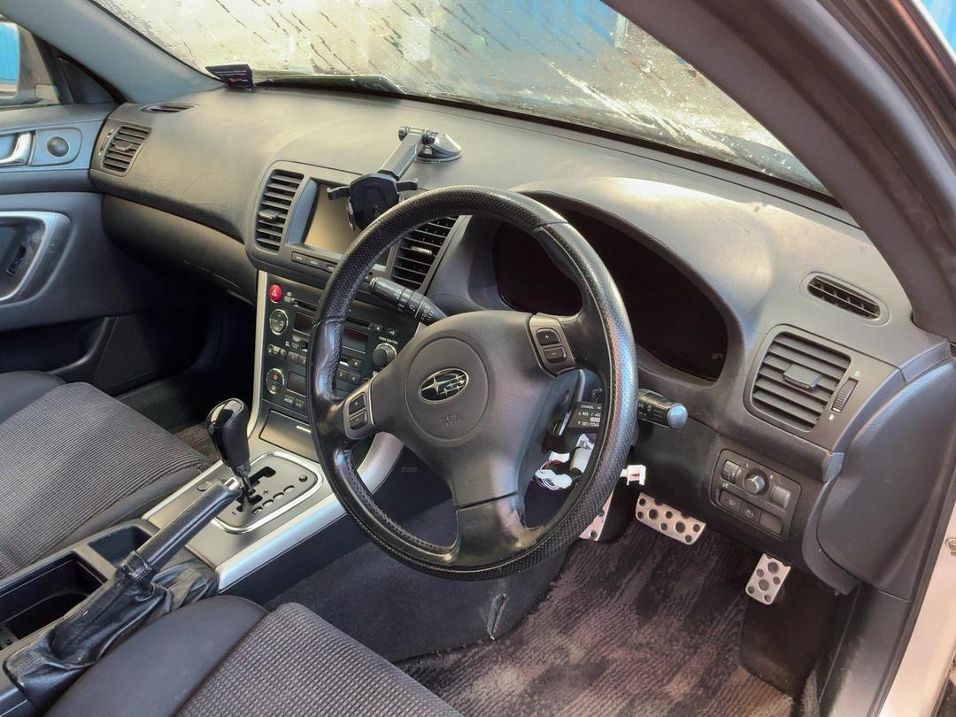 Photo '16' of Subaru Legacy Photo '16' of Subaru Legacy
