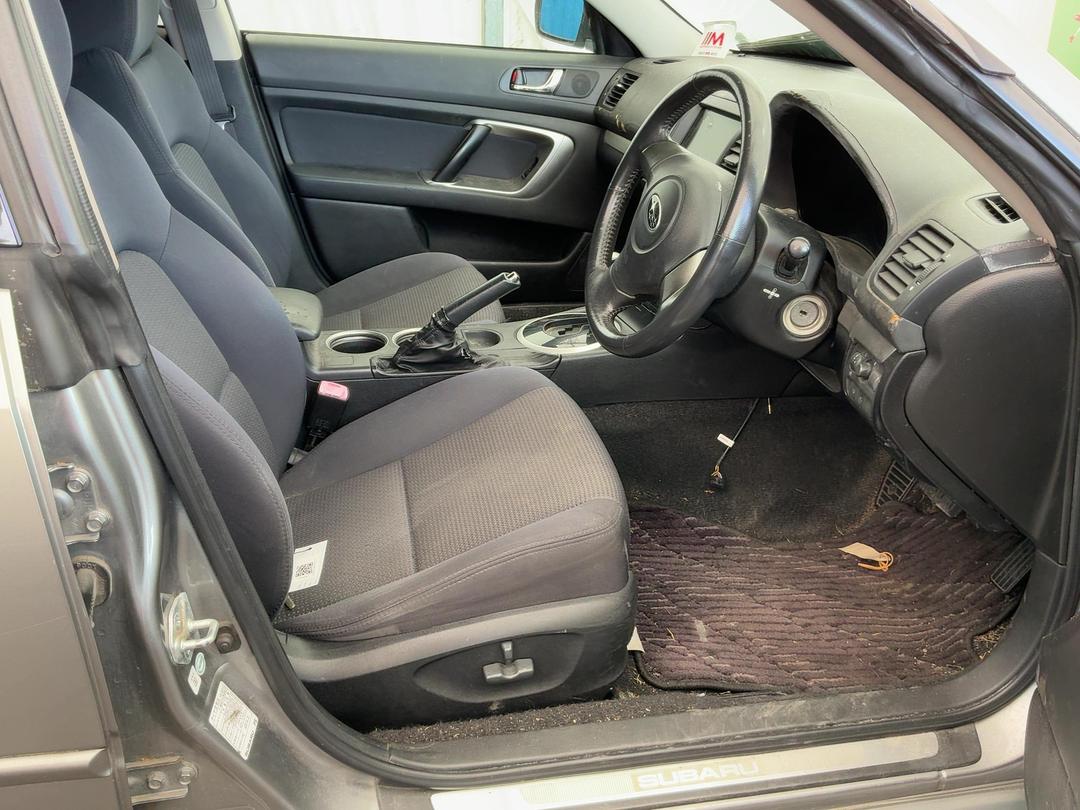 Photo '20' of Subaru Legacy