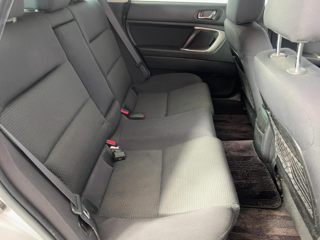 Photo '20' of Subaru Legacy