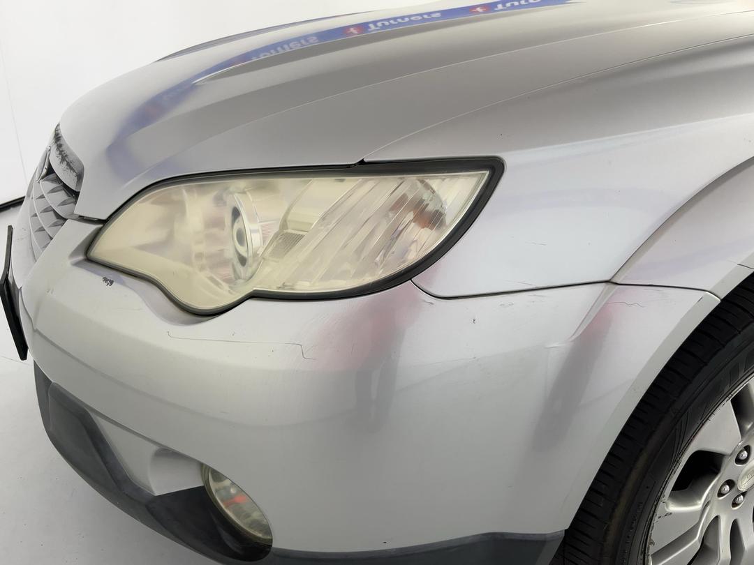Photo '27' of Subaru Legacy