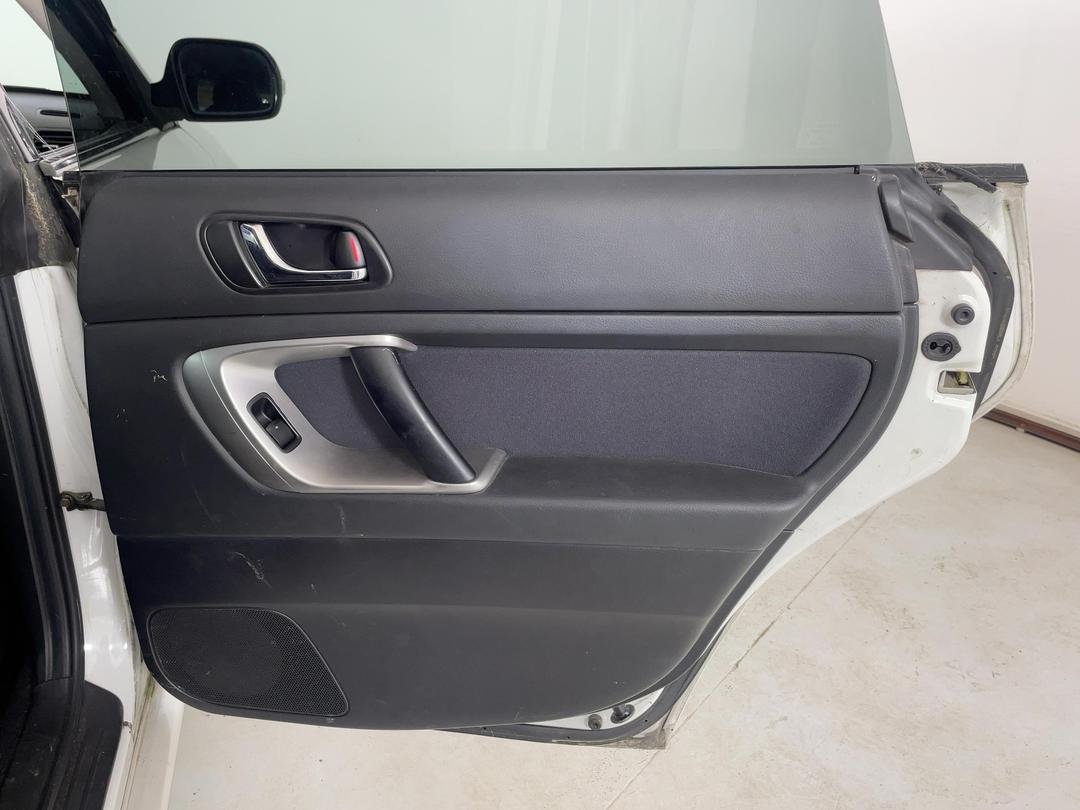 Photo '19' of Subaru Legacy