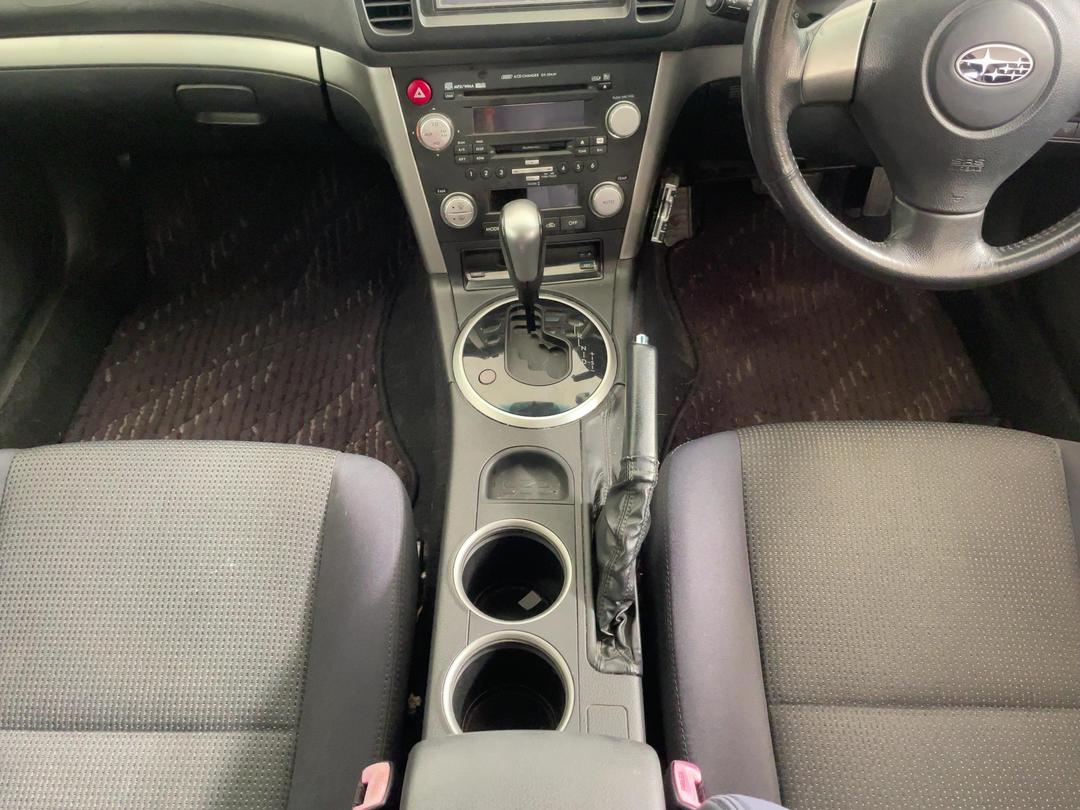 Photo '18' of Subaru Legacy