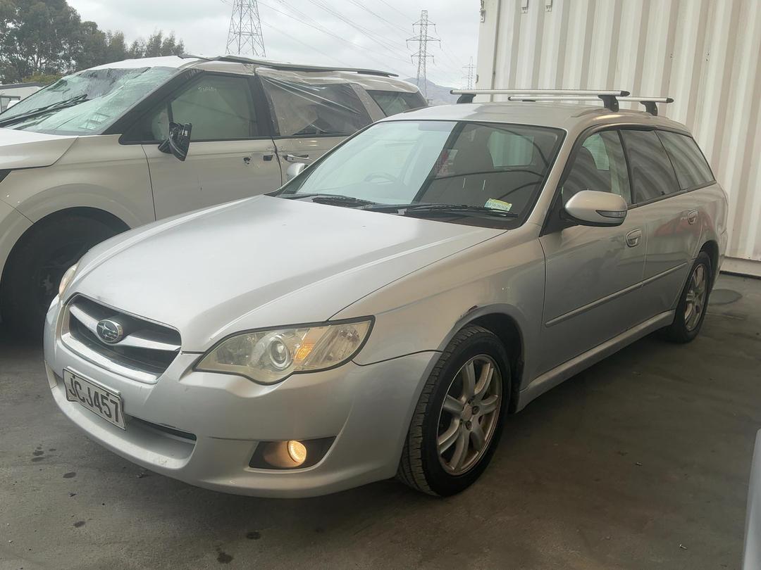 Photo '2' of Subaru Legacy Photo '2' of Subaru Legacy