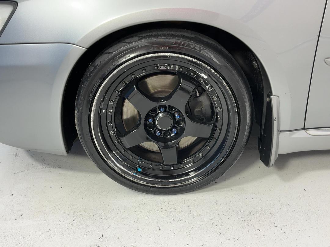 Photo '10' of Subaru Legacy