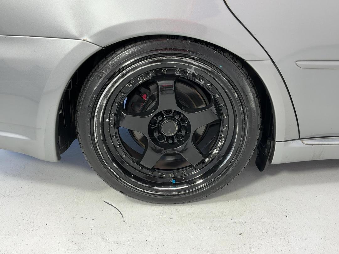 Photo '12' of Subaru Legacy