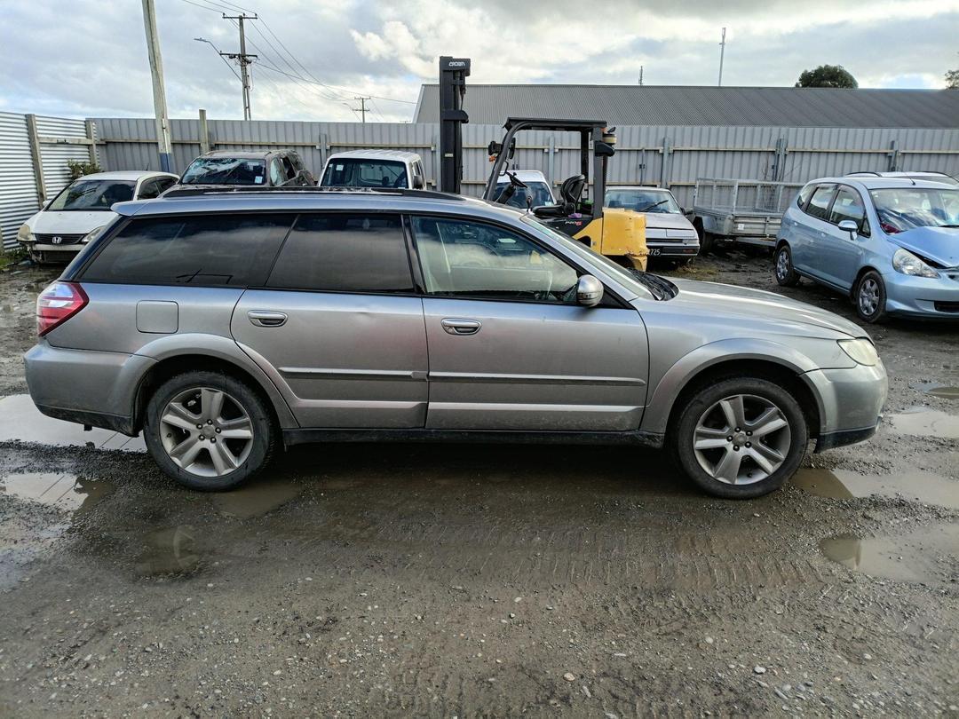 Photo '2' of Subaru Outback