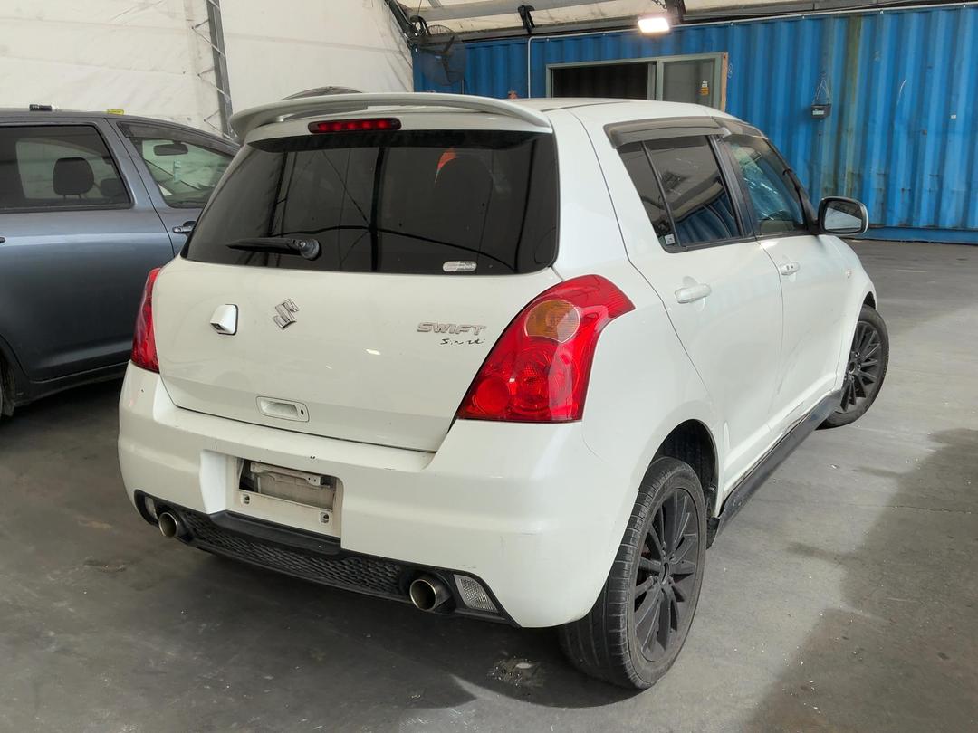 Photo '9' of Suzuki Swift Photo '9' of Suzuki Swift
