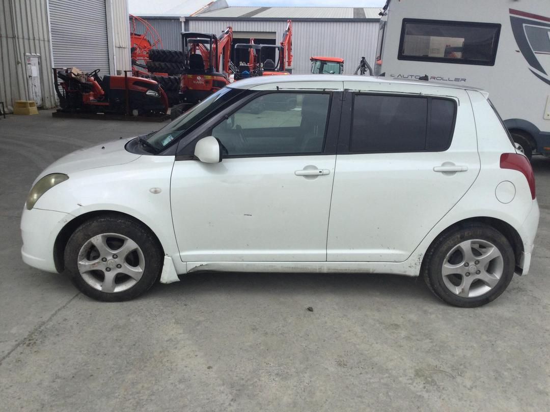 Photo '4' of Suzuki Swift