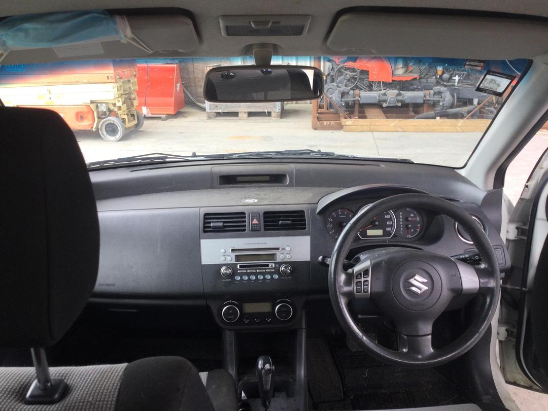 Photo '16' of Suzuki Swift