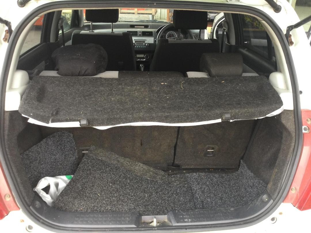 Photo '18' of Suzuki Swift