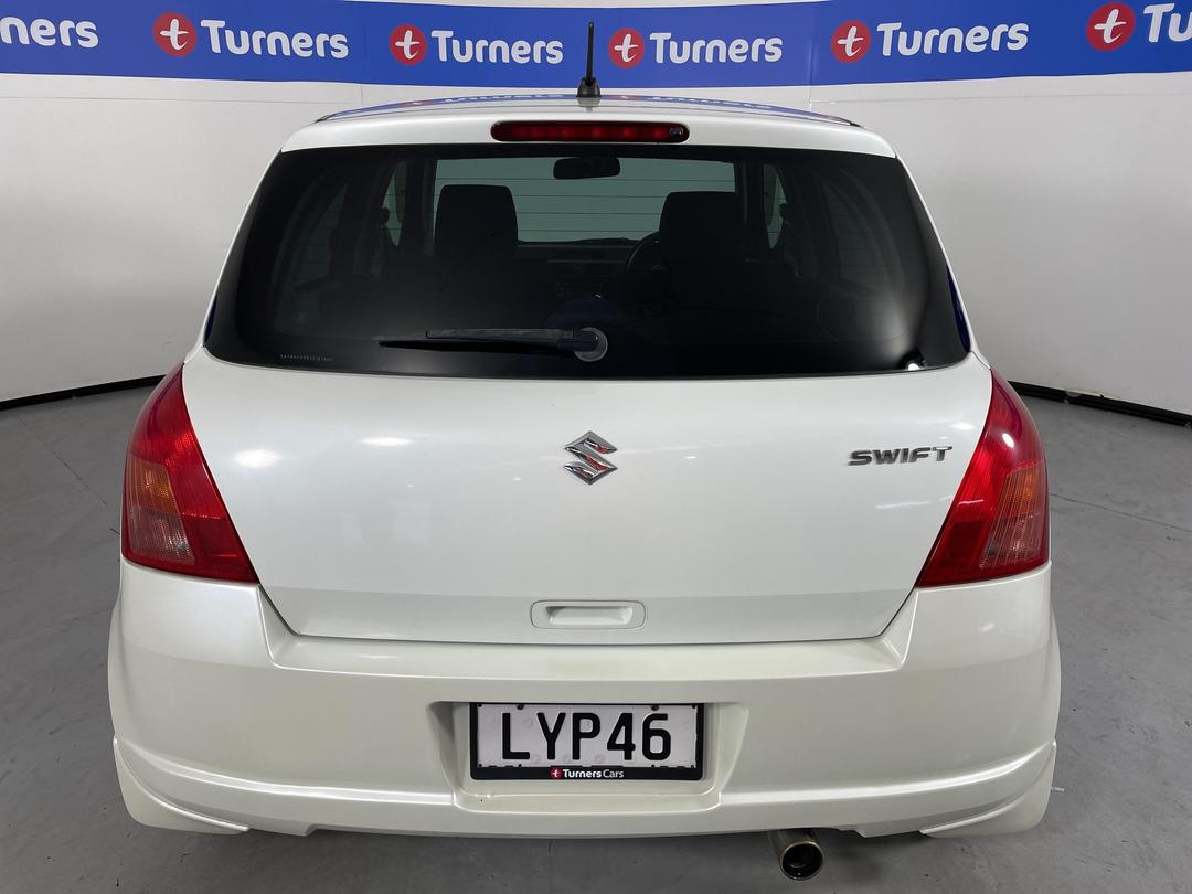 Photo '13' of Suzuki Swift