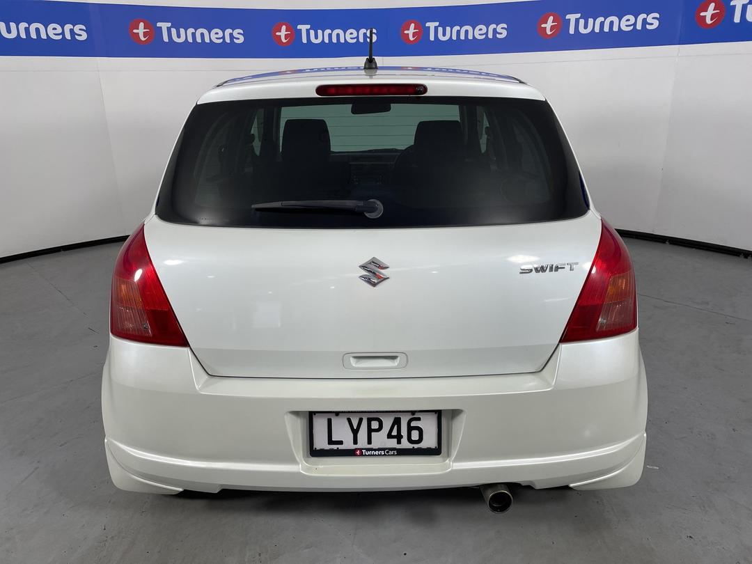 Photo '6' of Suzuki Swift
