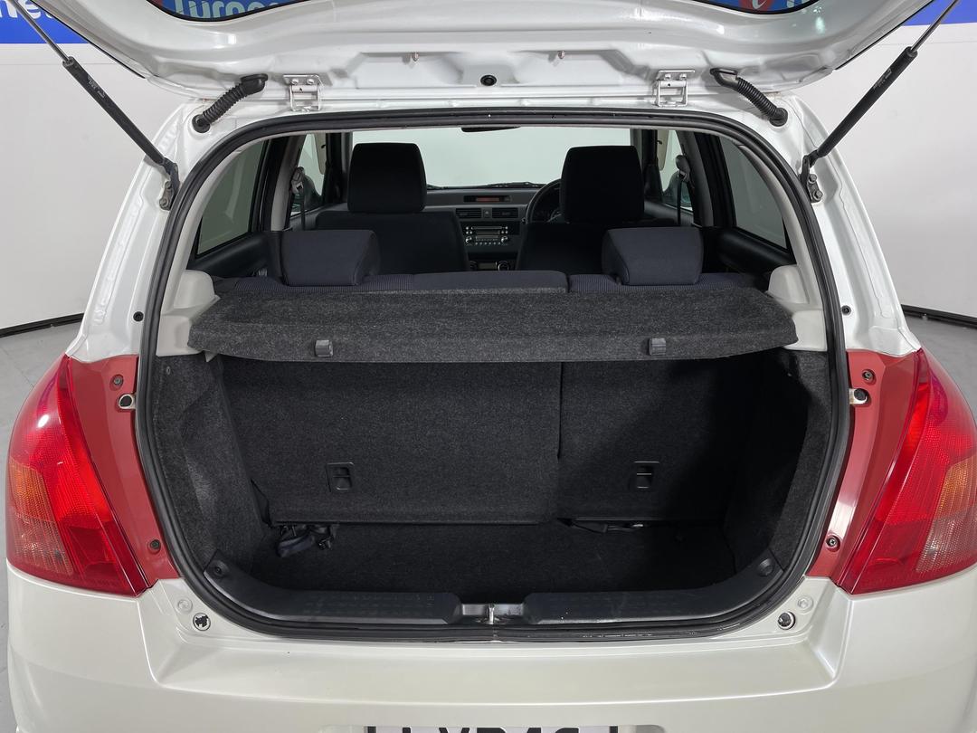 Photo '14' of Suzuki Swift