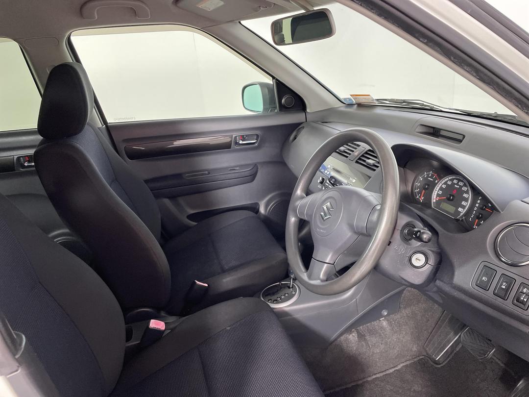 Photo '16' of Suzuki Swift