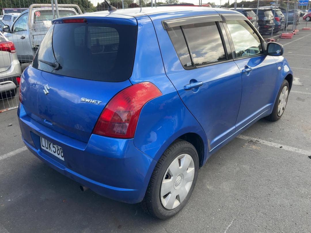 Photo '4' of Suzuki Swift