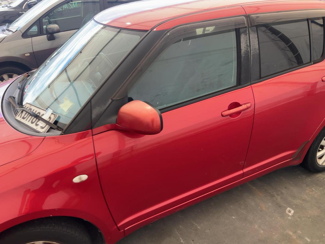 Photo '7' of Suzuki Swift