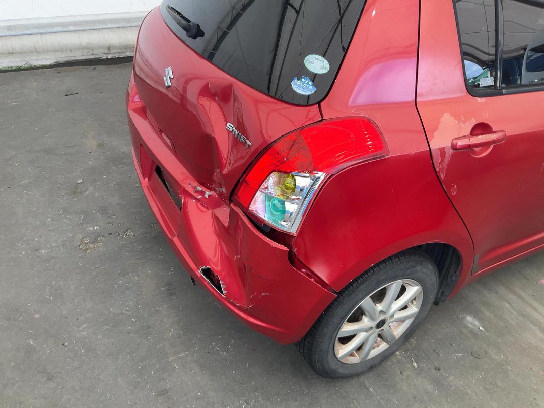 Photo '13' of Suzuki Swift