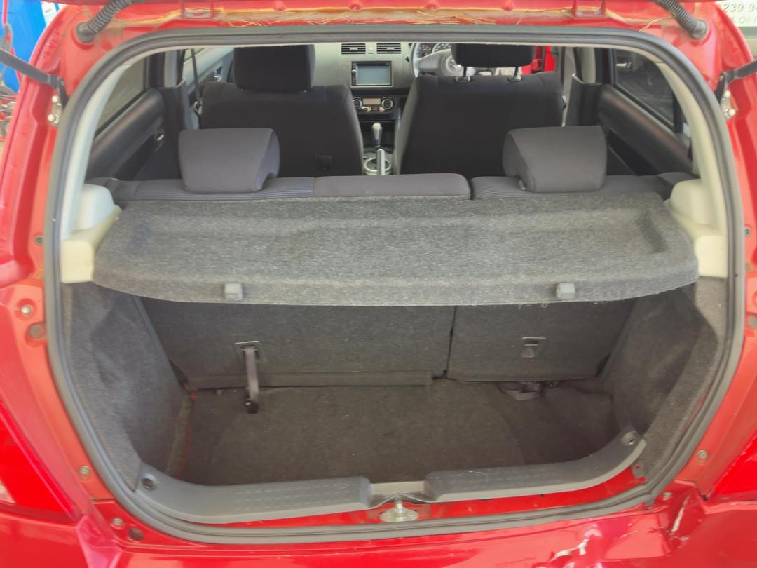 Photo '23' of Suzuki Swift