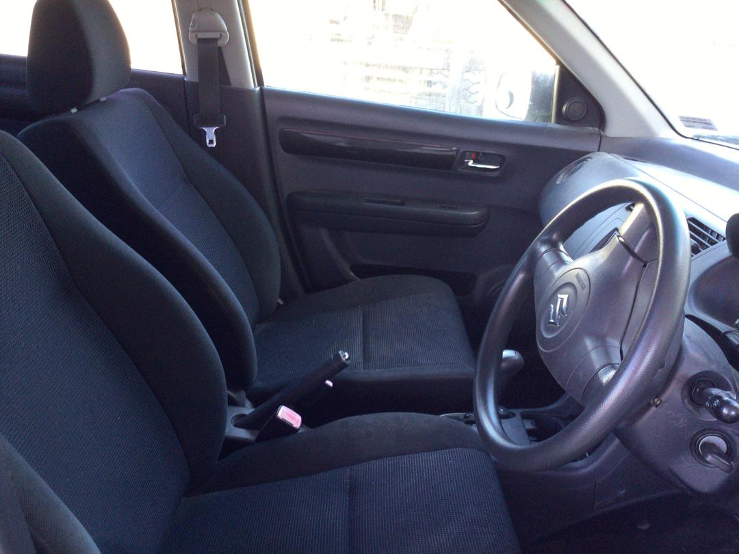 Photo '13' of Suzuki Swift Photo '13' of Suzuki Swift