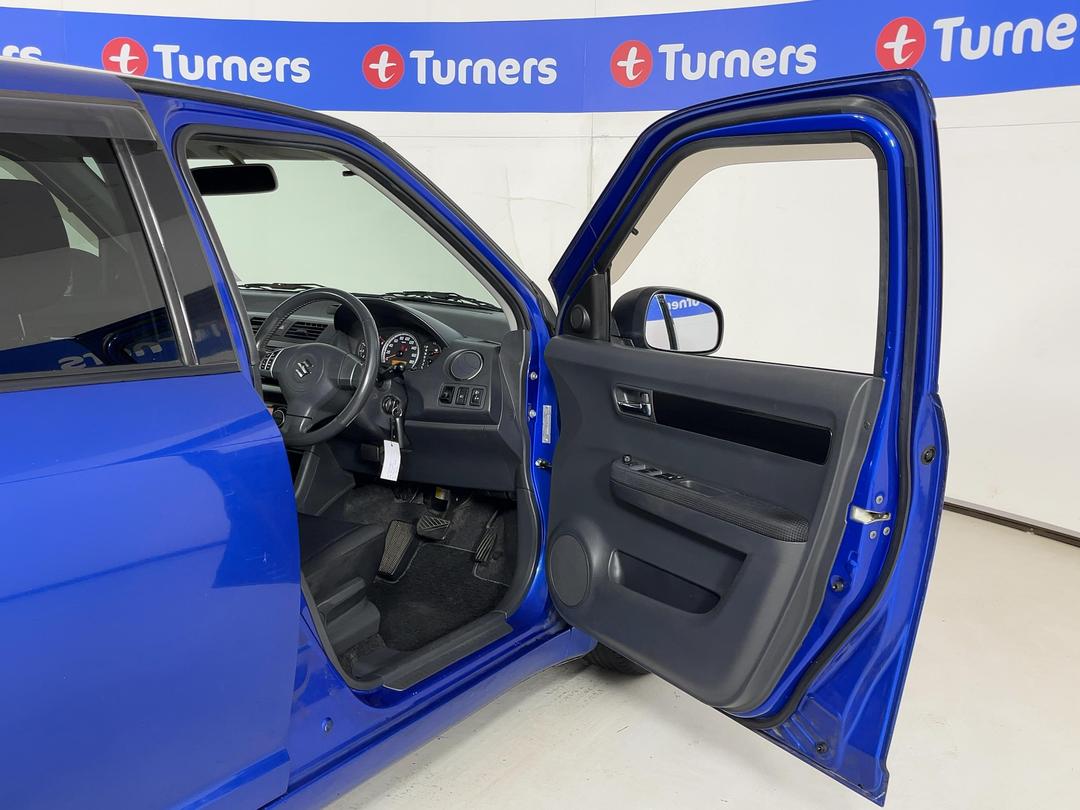 Photo '15' of Suzuki Swift