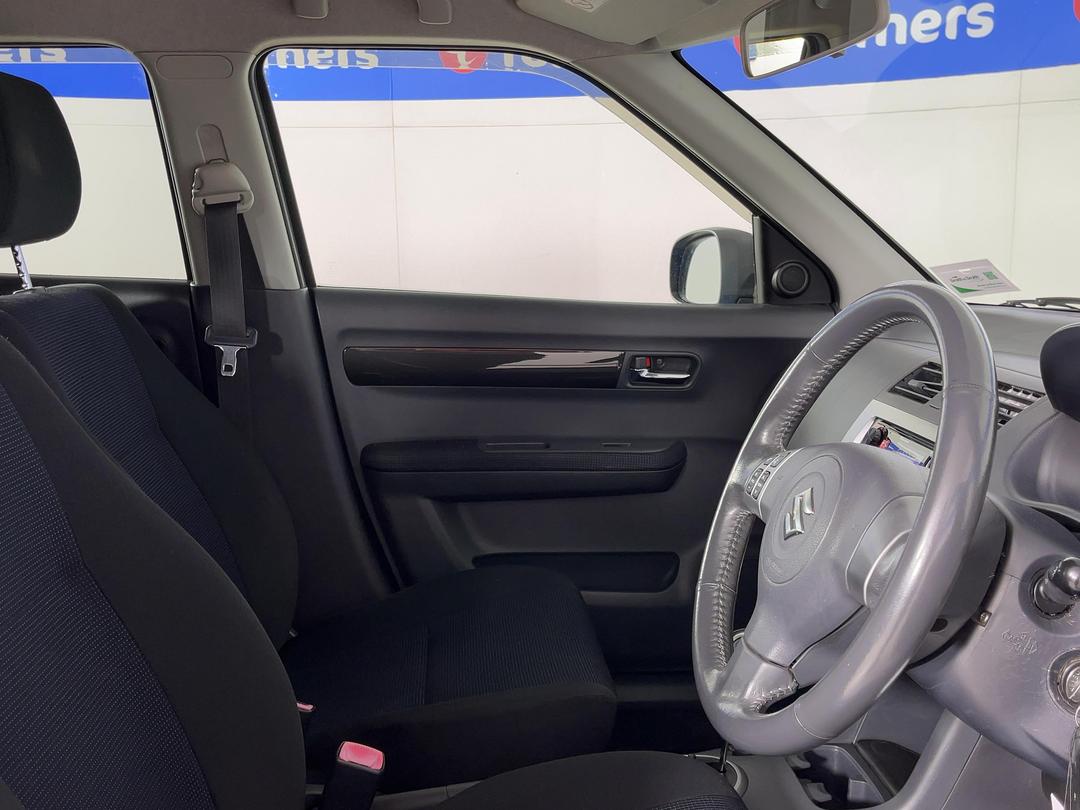 Photo '16' of Suzuki Swift