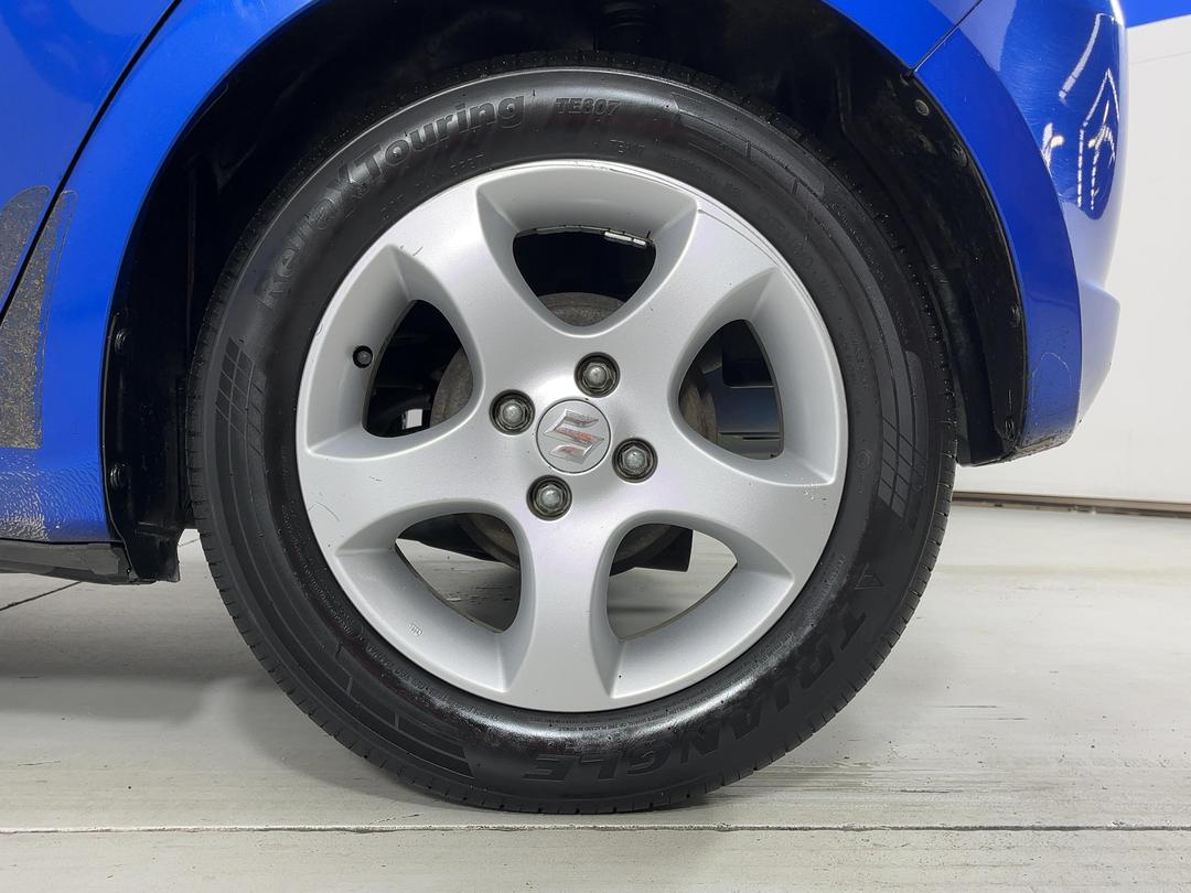 Photo '11' of Suzuki Swift