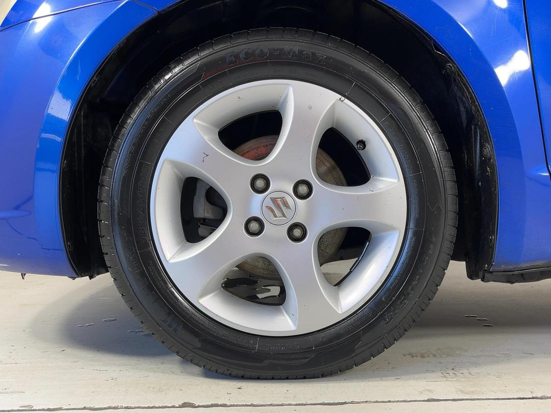 Photo '10' of Suzuki Swift