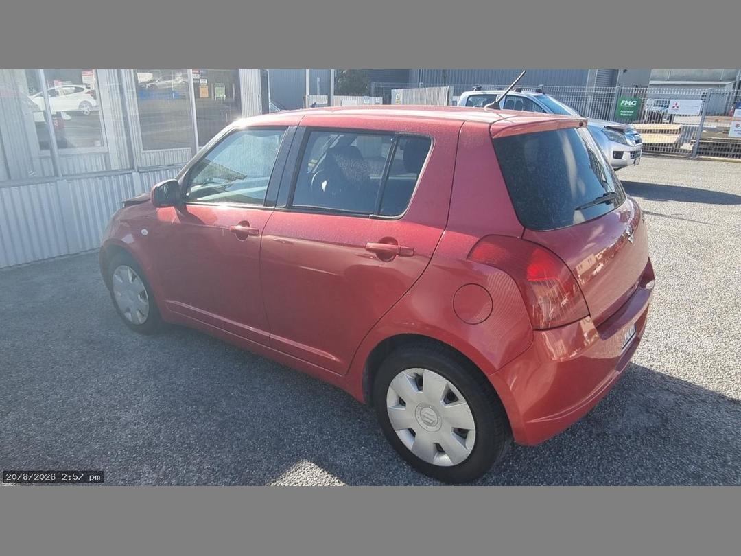 Photo '3' of Suzuki Swift Photo '3' of Suzuki Swift