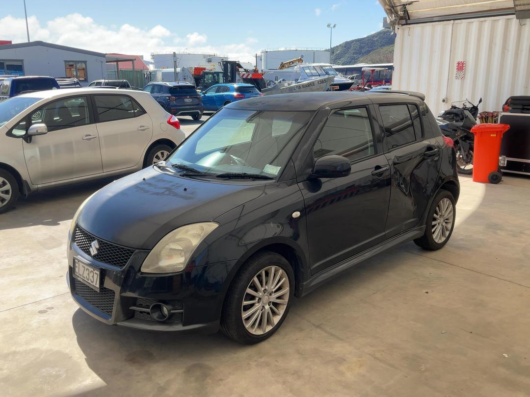 Photo '3' of Suzuki Swift Photo '3' of Suzuki Swift