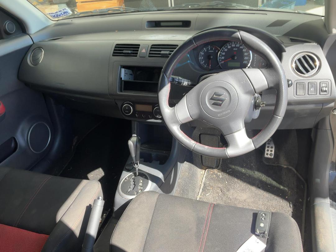 Photo '12' of Suzuki Swift Photo '12' of Suzuki Swift