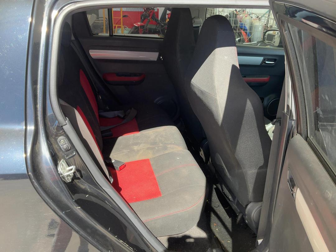 Photo '15' of Suzuki Swift Photo '15' of Suzuki Swift