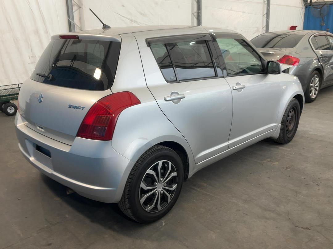 Photo '5' of Suzuki Swift Photo '5' of Suzuki Swift