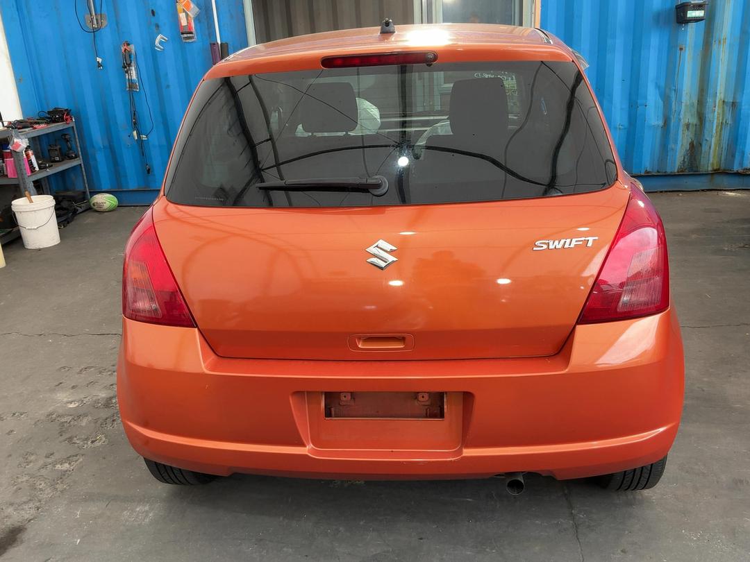 Photo '9' of Suzuki Swift Photo '9' of Suzuki Swift