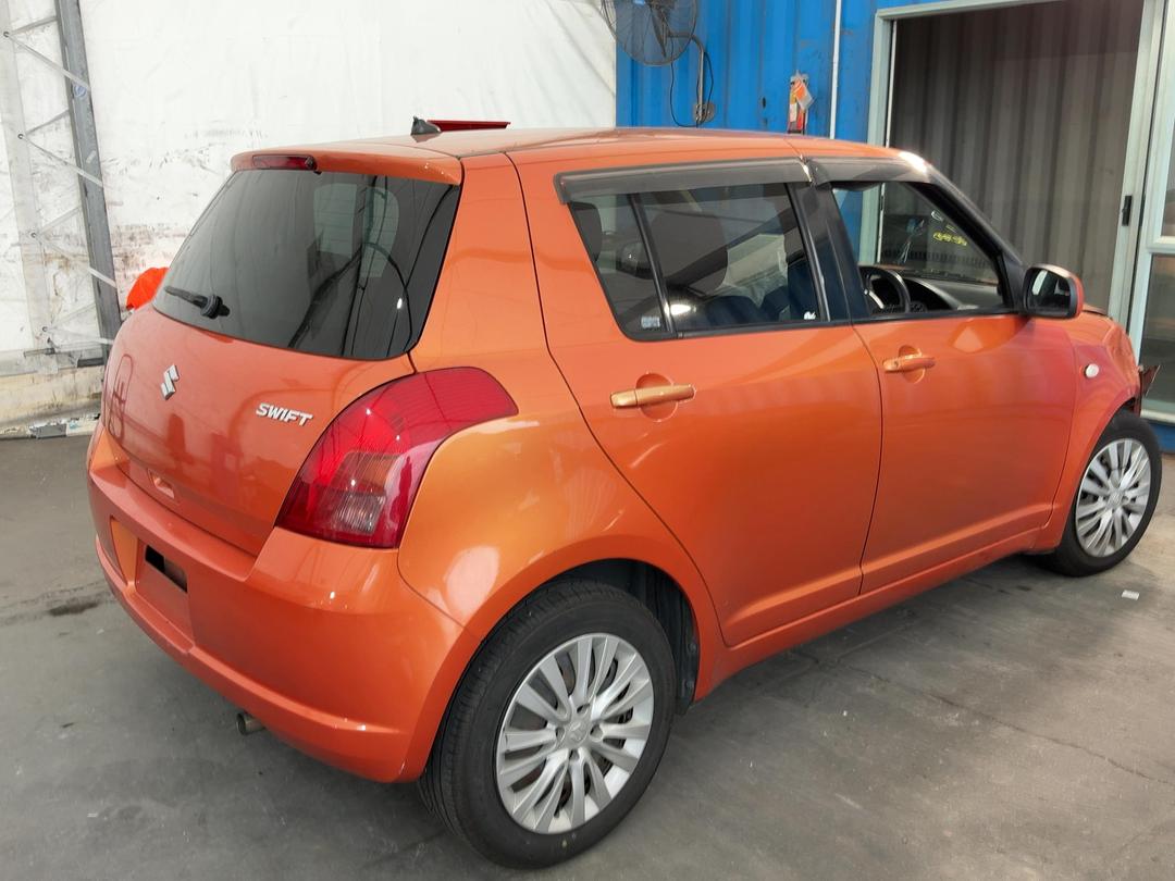 Photo '10' of Suzuki Swift Photo '10' of Suzuki Swift