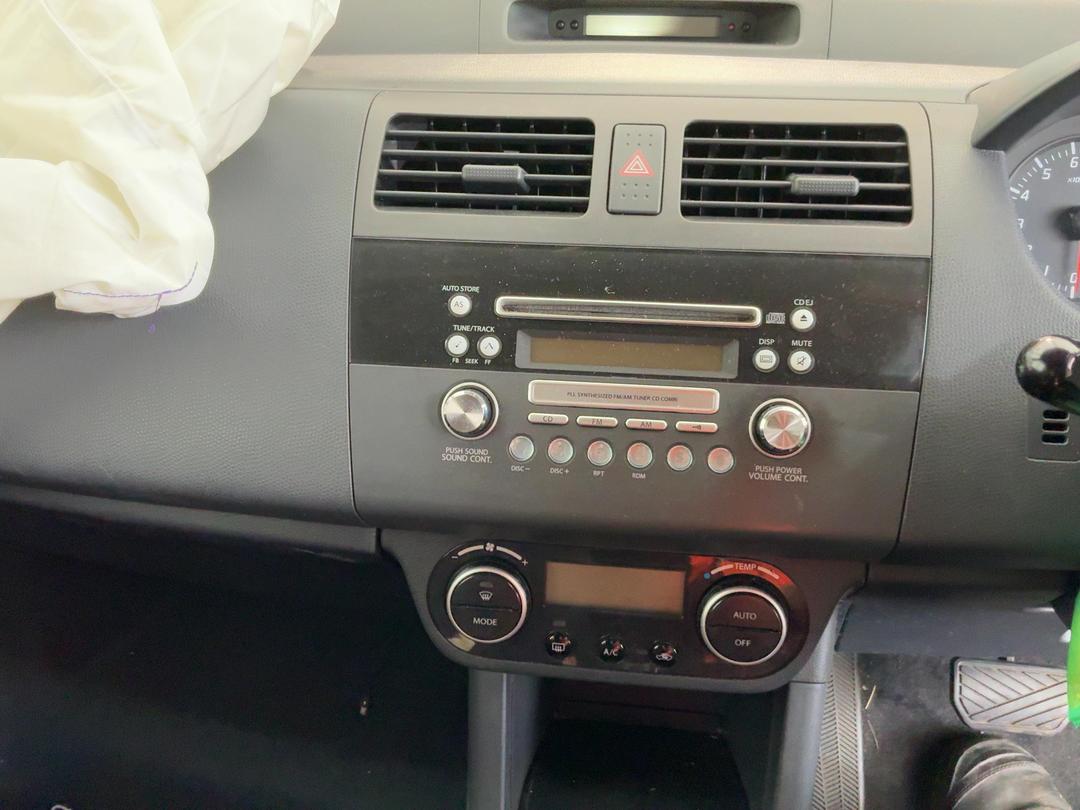 Photo '17' of Suzuki Swift Photo '17' of Suzuki Swift