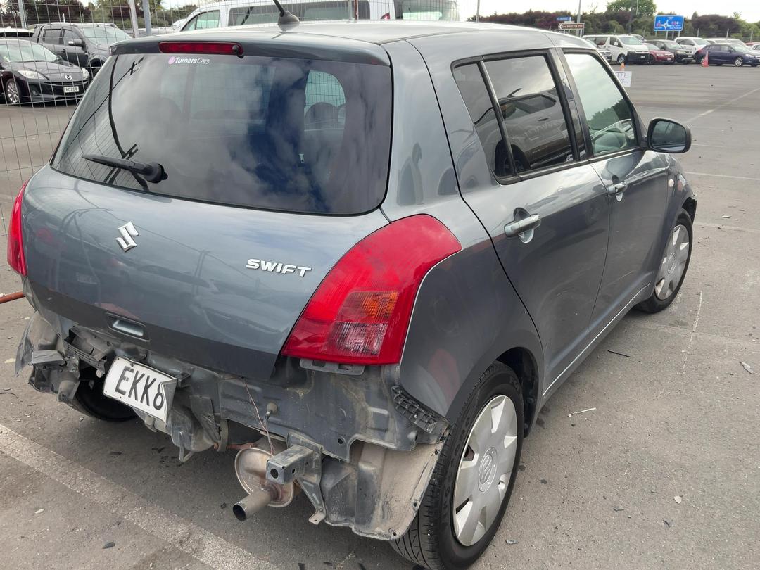 Photo '4' of Suzuki Swift Photo '4' of Suzuki Swift