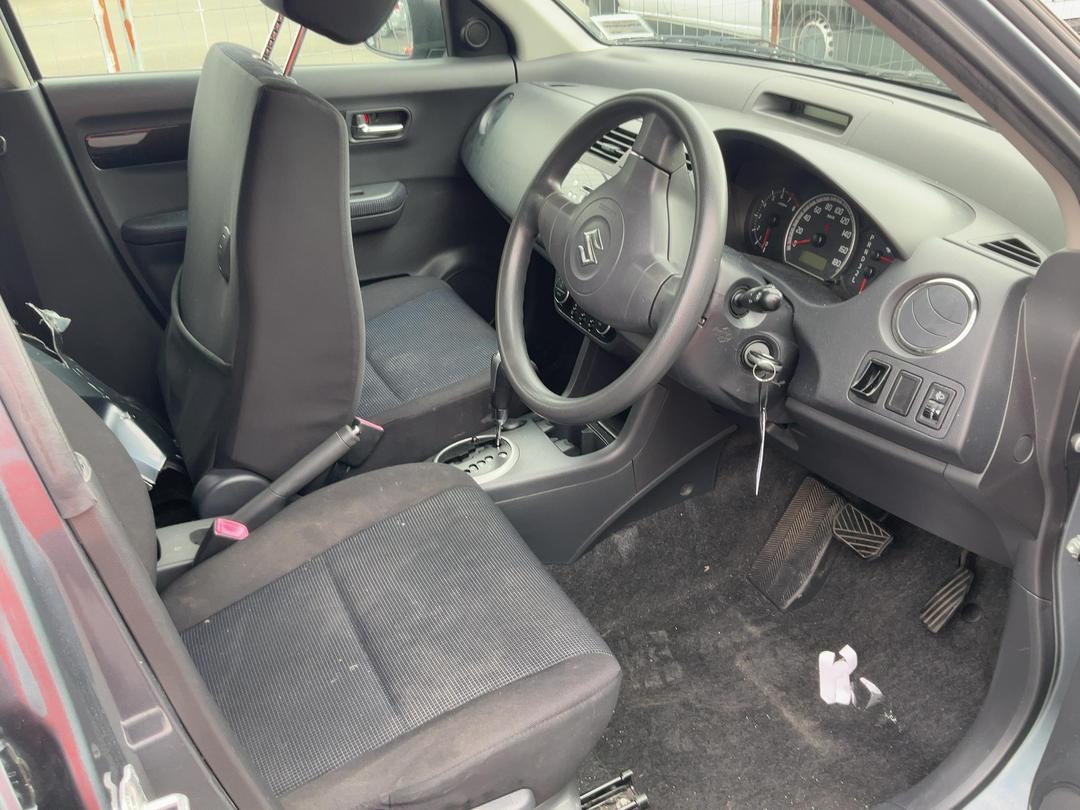 Photo '12' of Suzuki Swift Photo '12' of Suzuki Swift