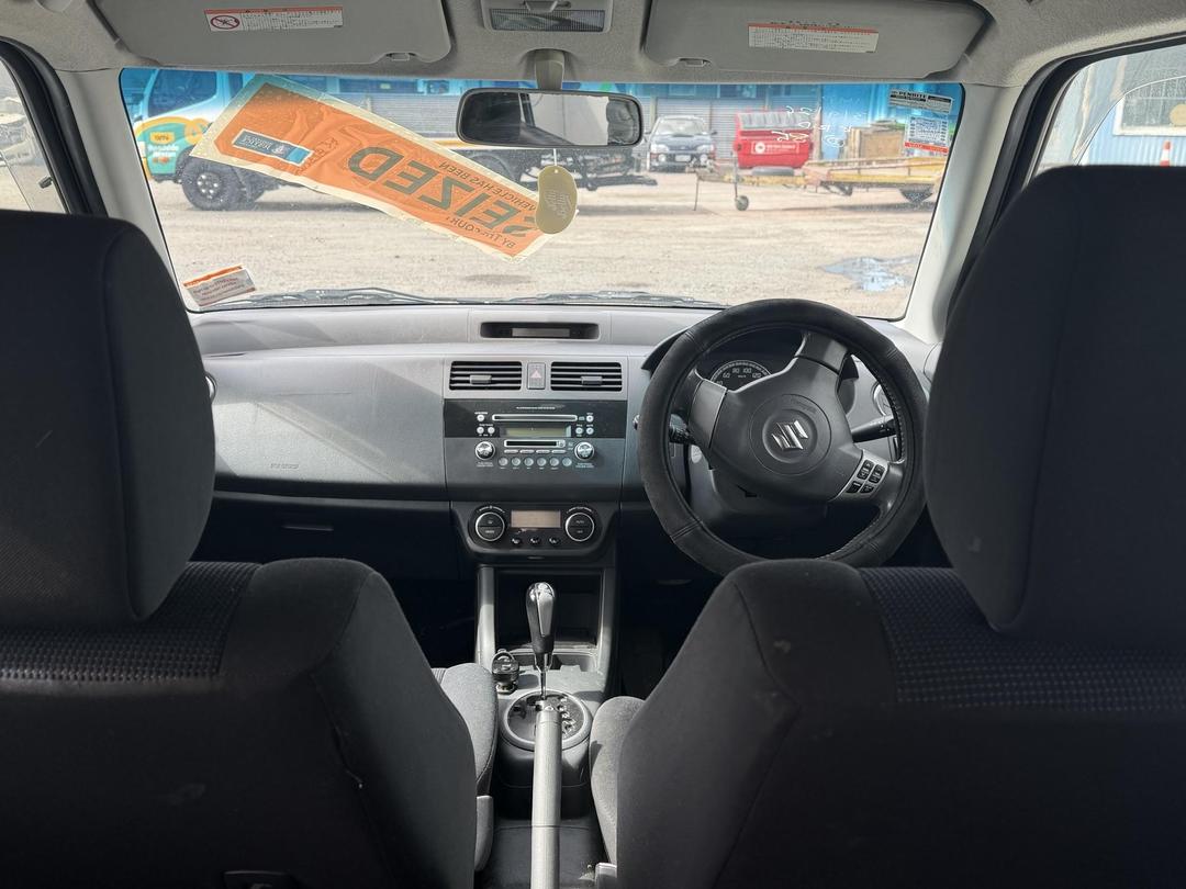 Photo '9' of Suzuki Swift Photo '9' of Suzuki Swift