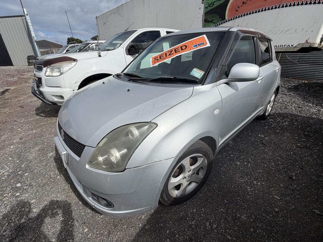 Photo '3' of Suzuki Swift Photo '3' of Suzuki Swift