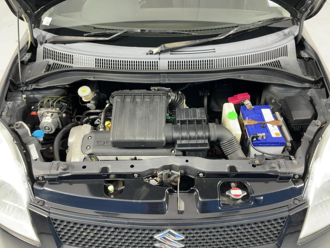 Photo '13' of Suzuki Swift