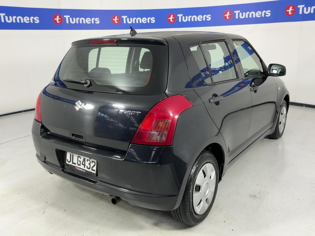 Photo '7' of Suzuki Swift