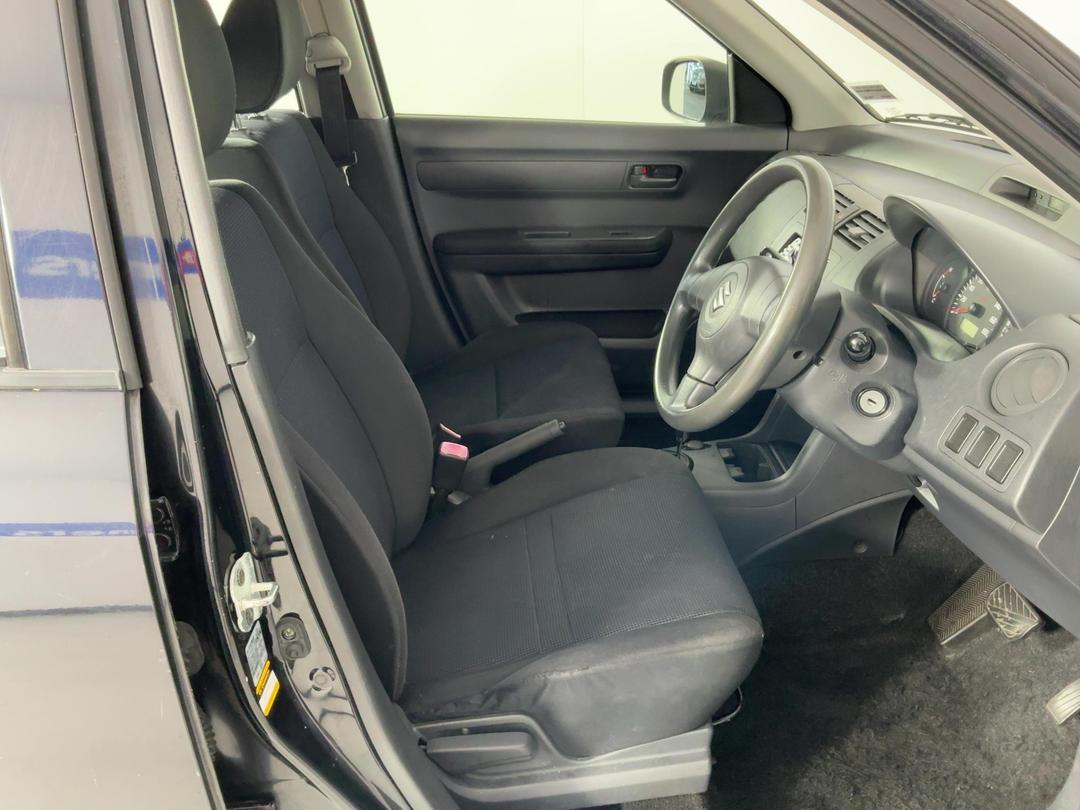 Photo '16' of Suzuki Swift