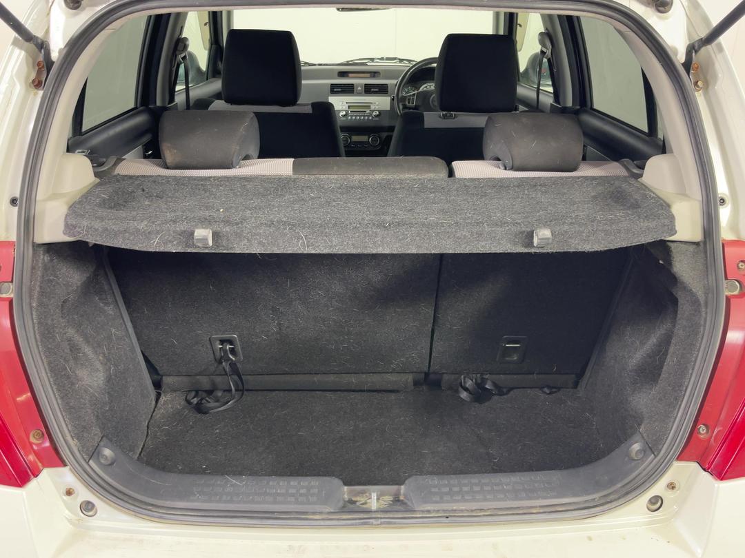 Photo '14' of Suzuki Swift