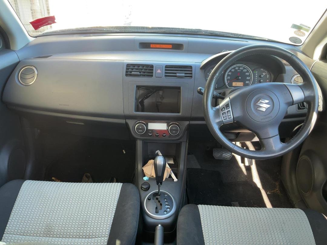 Photo '15' of Suzuki Swift Photo '15' of Suzuki Swift