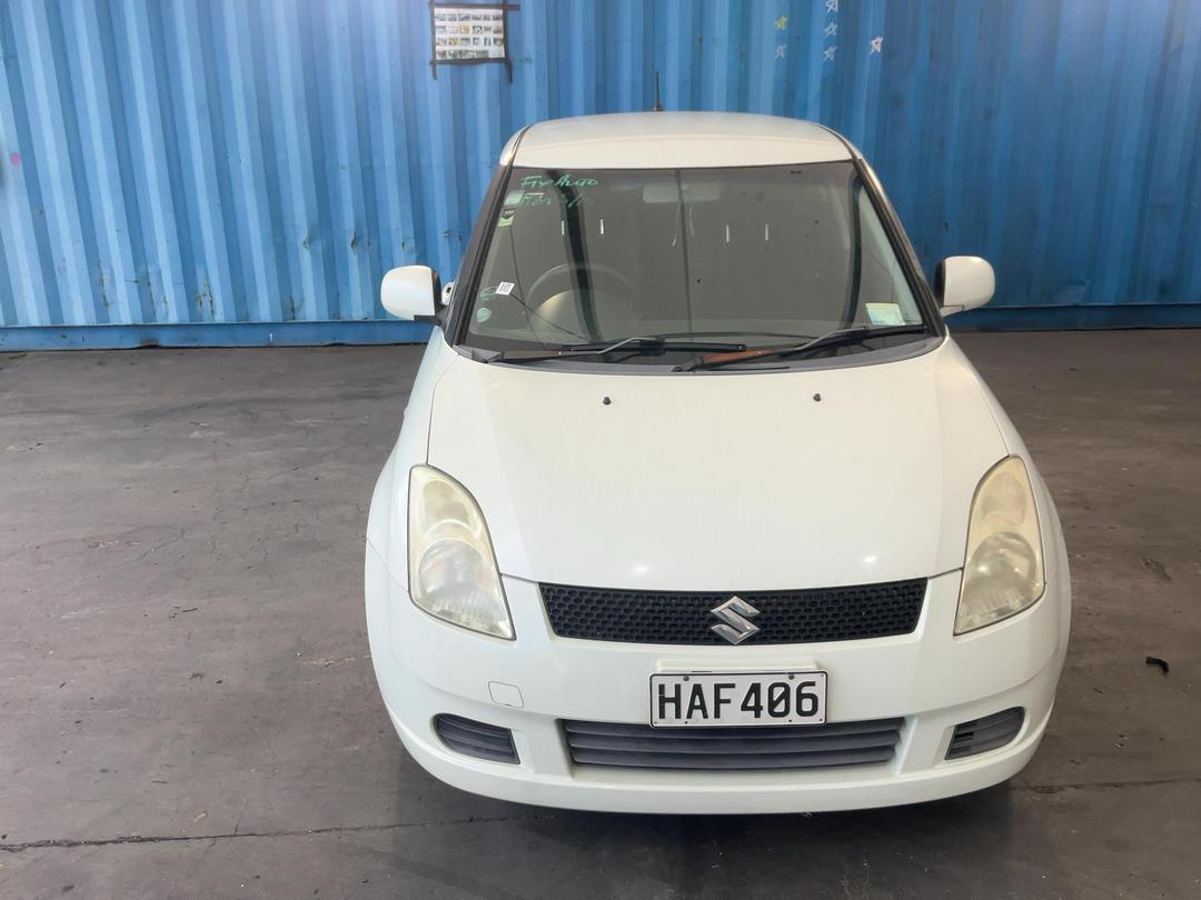 Photo '3' of Suzuki Swift Photo '3' of Suzuki Swift