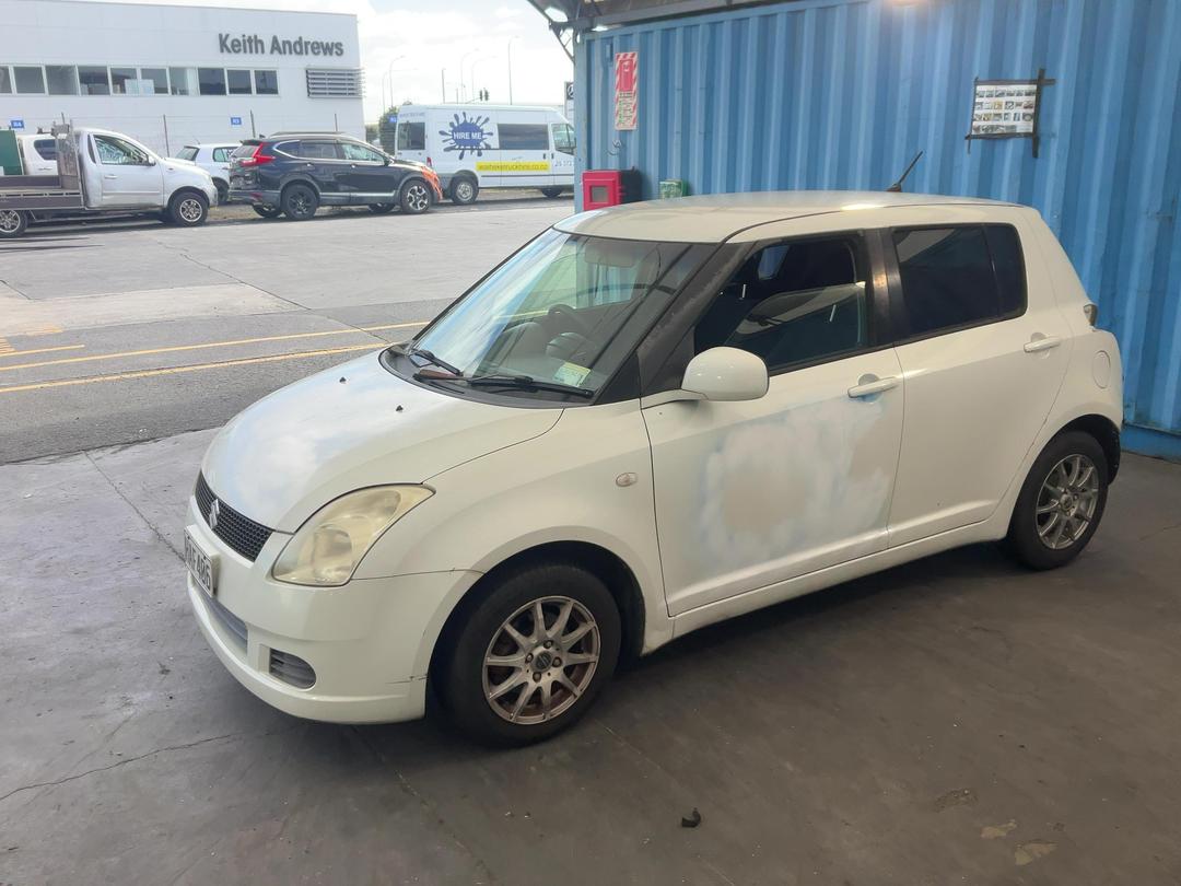 Photo '4' of Suzuki Swift Photo '4' of Suzuki Swift