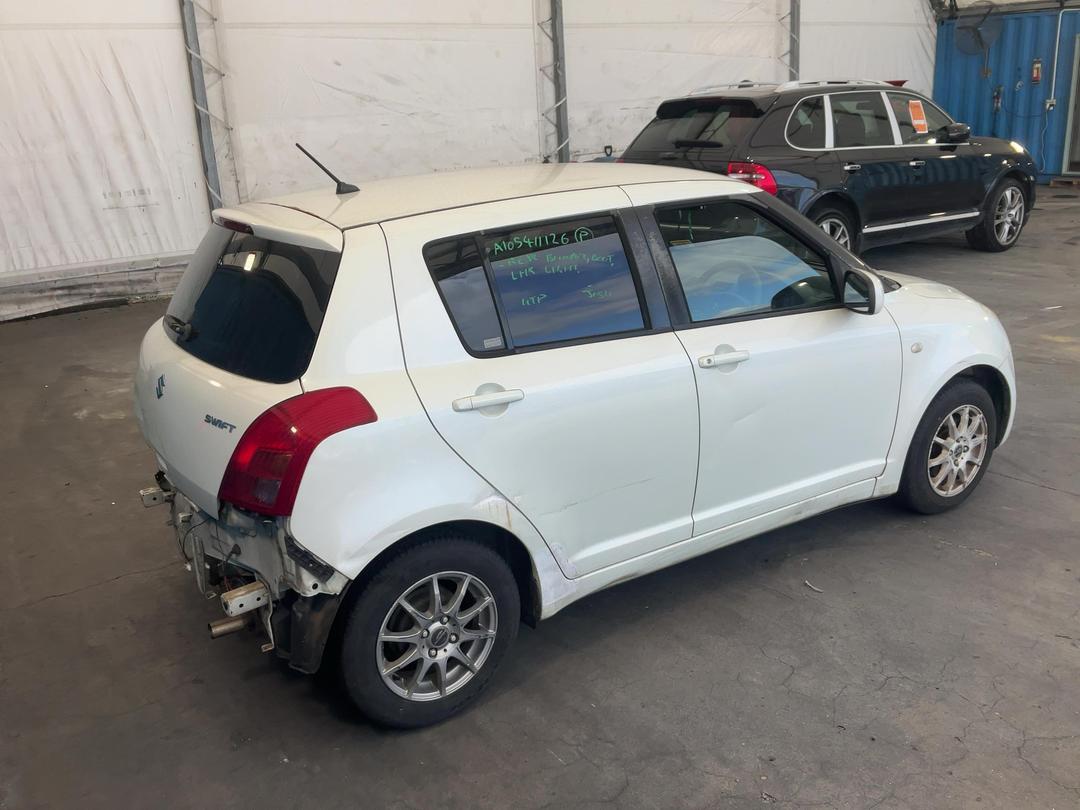 Photo '10' of Suzuki Swift Photo '10' of Suzuki Swift